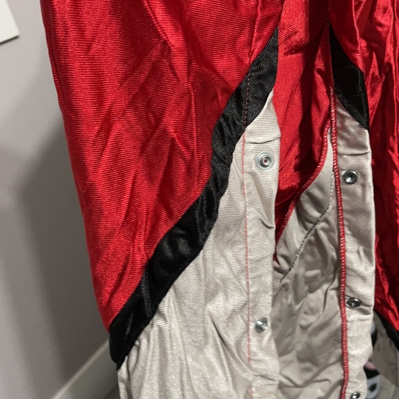 Pants that unbuttoned from the size - Picture 2 of 3